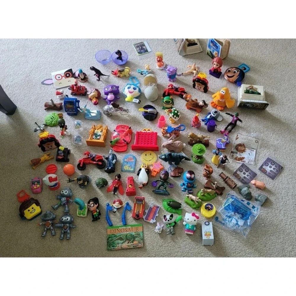 Huge Lot (92) of Vintage Mostly McDonalds Toys! Disney, & More‎